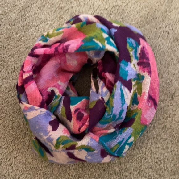 Set of Five Scarves. 4 Infinity. Floral. - Picture 2 of 6
